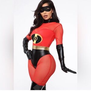 NWT Mrs. incredibles costume M/L